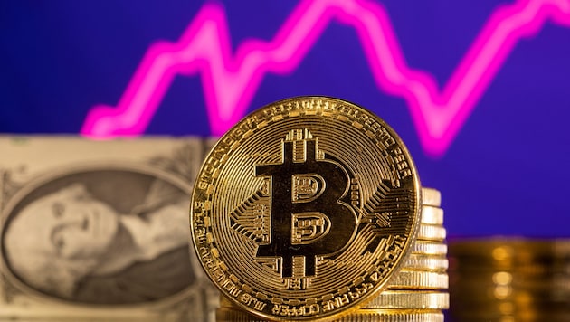 Les bitcoins sont considérés comme des placements financiers particulièrement risqués en raison de la fluctuation de leur cours. (Bild: REUTERS)