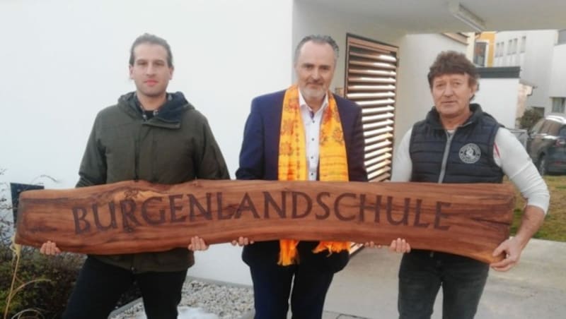 Doskozil übernahm die Patronanz der Burgenlandschule in Dhawa. Sehr zur Freude von Koller (li.) und Goger (re.), zwei der drei Initiatoren. (Bild: Team Goger)