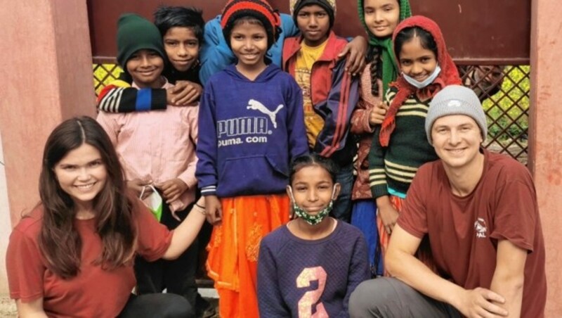 Ab März unterrichten Marie Moriz aus Graz und Lorenz Koller aus Grafenschachen die Kinder in Dhawa für kurze Zeit in Englisch. (Bild: Team Goger)