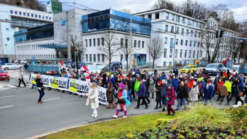 Jeden Sonntag demonstrieren die Corona-Maßnahmengegner, auch jetzt noch (Bild: Markus Tschepp)