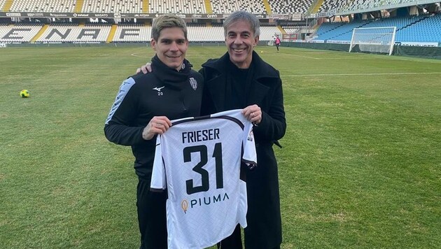 Frieser im Stadion mit dem italienischen Agent Franco Granello (Bild: zVg/Frieser)