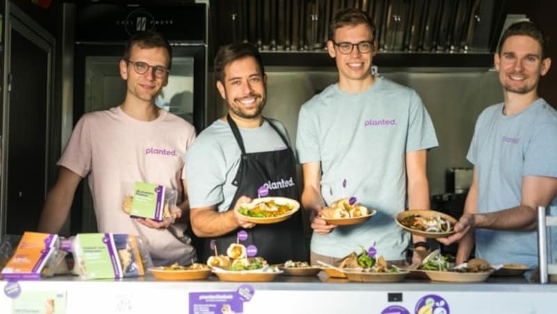 Das Team von Planted hat es geschafft - ihre veganen Produkte sind vom „echten“ Fleischerlebnis kaum zu unterscheiden. (Bild: (C)2019 THOMAS RAFALZYK)