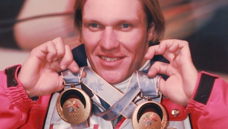 Hermann Maier mit Doppel-Gold bei Olympia 1998 in Nagano nach seinem Jahrhundertsturz in der Abfahrt ein paar Tage zuvor. (Bild: Maislinger)