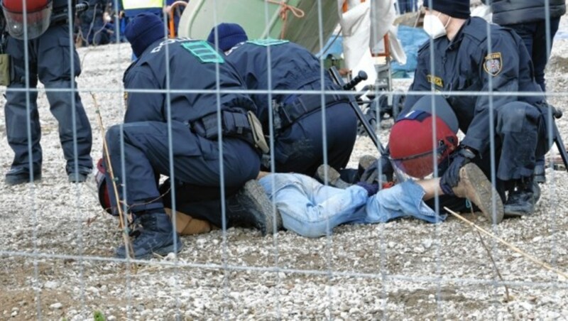 Die Räumung des Lobau-Protestcamps (Bild: Klemens Groh)