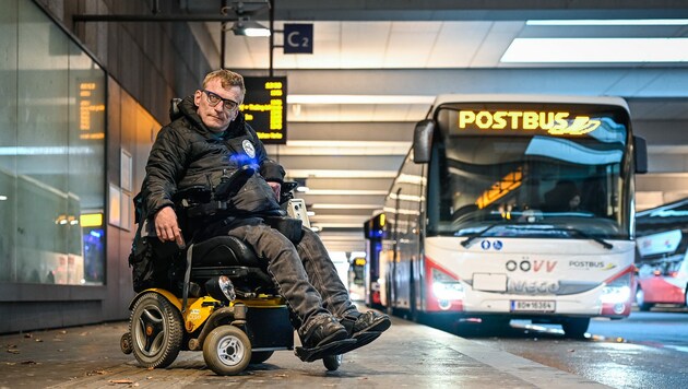 Martin Reidinger fordert Barrierefreiheit in allen Postbussen (Bild: Alexander Schwarzl)