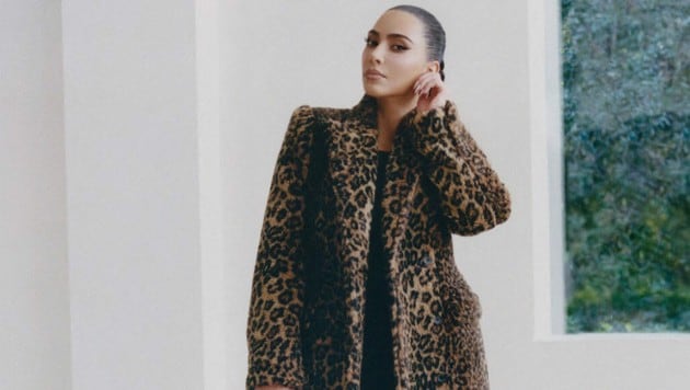 Kim Kardashian posiert im Raubkatzen-Look für Balenciaga. (Bild: www.PPS.at)