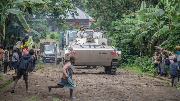Die Unruhen im Kongo eskalierten weiter - nun attackierte die Miliz sogar ein Flüchtlingslager. (Bild: AP/Moses Sawasawa)