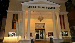 Das Lehár-Theater soll nicht nur erneuert werden, die Grünen wollen über einen neuen Namen diskutieren. (Bild: Hörmandinger Reinhard)