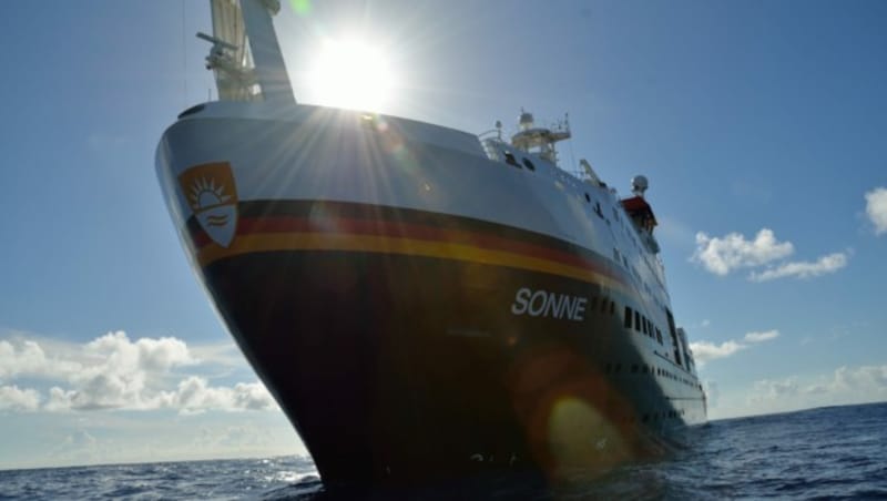 Zwei der Tiefsee-Expeditionen wurden mit dem deutschen Forschungsschiff „Sonne“ durchgeführt. (Bild: Thomas Walter)