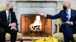 Treffen zwischen Joe Biden (re.) und Olaf Scholz im Februar im Weißen Haus. (Bild: Copyright 2022 The Associated Press. All rights reserved.)
