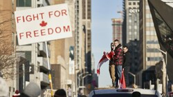 In Kanada finden vielerorts Proteste gegen die Corona-Maßnahmen statt. (Bild: AFP)