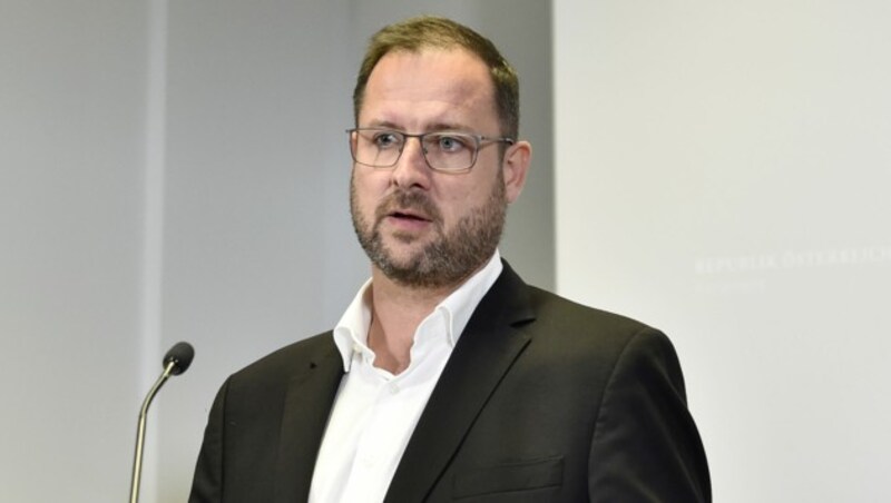 FPÖ-Fraktionsführer Christian Hafenecker (Bild: APA/Hans Punz)