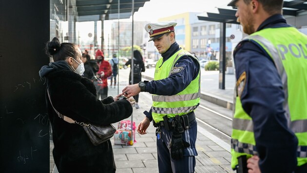 Nur Polizei darf ab 15. März die Impfpflicht kontrollieren. (Bild: Alexander Schwarzl)