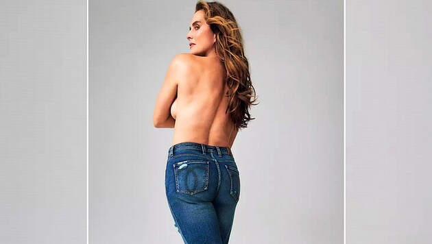 Brooke Shields macht wieder Werbung für Jeans - mit 56 Jahren, oben ohne und unretuschiert. (Bild: Jordache/Cass Bird)