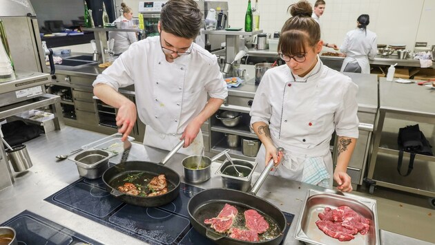 Die Schüler der FBS Warmbad Villach kochen auch digital. (Bild: FBS Villach)