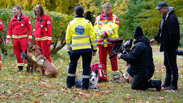 Gedreht wurde das Rettungshunde-Video in Melk, auf Schloss Artstetten und bei Notruf NÖ (Bild: Stephan Woldron)