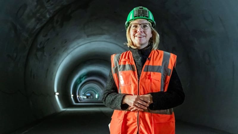 Durch den Koralmtunnel: Besondere Dienstreise auch für Umweltministerin Leonore Gewessler (Grüne) (Bild: Hannes Wallner)