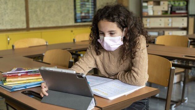 In allen Klassen Salzburgs sollen nach den Semesterferien die Masken ein Ende finden (Bild: Brenek Malena)