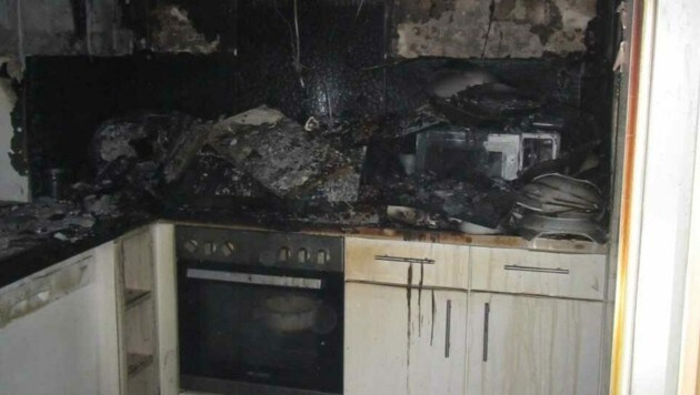In einem Grazer Mehrparteienhaus brannte die Küche. (Bild: BF Graz)