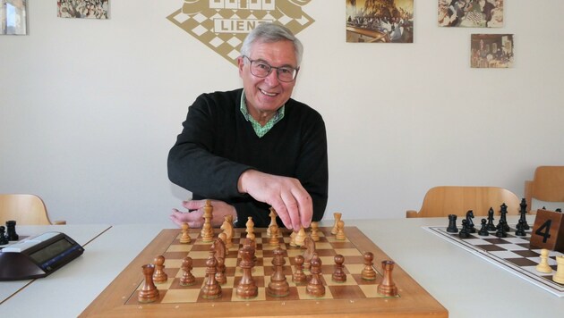 Obmann Weiler setzt sich für Schach im Breitensport ein. (Bild: Martin Oberbichler)