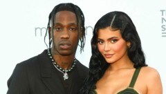 Travis Scott und Kylie Jenner (Bild: Andy Kropa/Invision/AP, File)