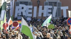 An die 5000 Teilnehmer kamen zur Demo in Graz (Bild: APA/Scheriau)