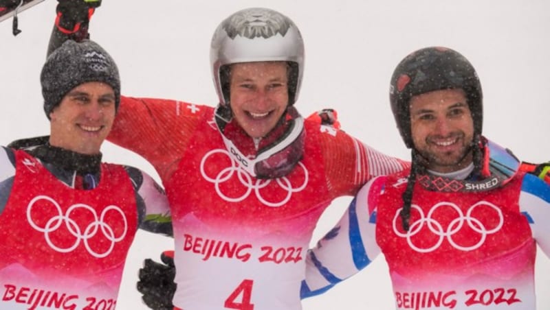 Siegerfoto: Zan Kranjec, Marco Odermatt, Mathieu Faivre (von links) (Bild: AP)