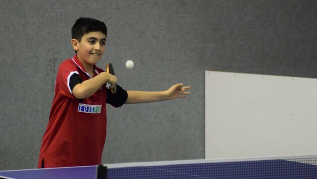 Husein (13), ein Tischtennis-Talent, wurde jetzt abgeschoben (Bild: zVg)