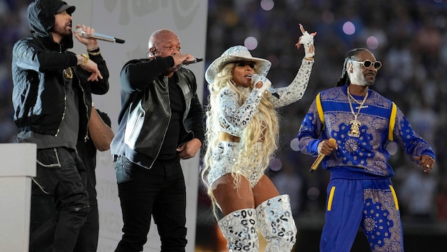 Eminem, Dr. Dre, Mary J. Blidge und Snoop Dogg feierten bei der Halbzeitshow des Super Bowl eine Rap-Party der Superlative. (Bild: AP)