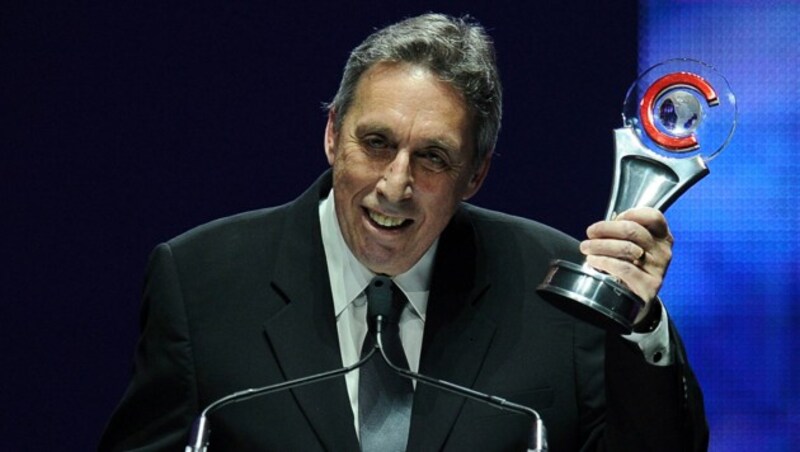 Ivan Reitman im März 2014 mit seinem Lifetime Achievement Award bei den „Big Screen Achievement Awards“ im Rahmen der CinemaCon (Bild: APA/Chris Pizzello/Invision/AP)