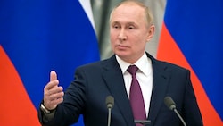 „Wir wollen keinen Krieg“, erklärte Präsident Wladimir Putin nach einem Treffen mit Deutschlands Kanzler Olaf Scholz, verwies aber auf russische Sicherheitsinteressen. (Bild: AP)