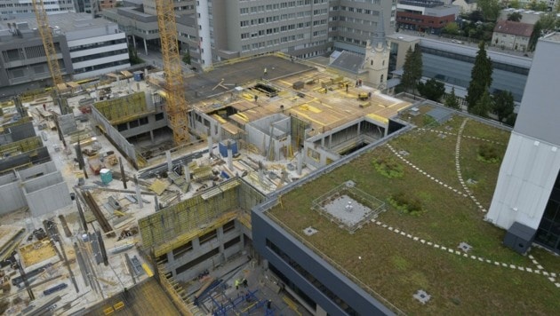 Das Haus D des Spitals in St. Pölten wächst in die Höhe. (Bild: zVg)