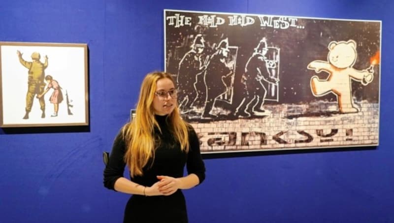 Kuratorin Virginia Jean ist eine versierte Kennerin der Banksy-Werke. Für die Grazer Ausstellung hat sie eine Erlebniswelt geschaffen (Bild: Sepp Pail)