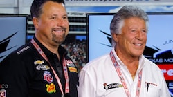 Ein Bild aus dem Jahr 2013: Michael Andretti (li.) mit Vater und Formel-1-Legende Mario (Bild: AP)