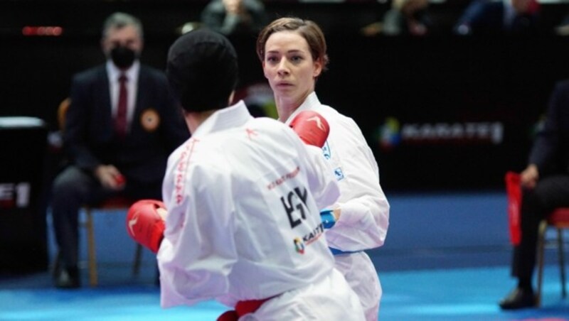 Gegen die Ägypterin Yasmin Elgewily (v.) setzte es für Betti Plank eine 0:5-Niederlage. (Bild: Martin Kremser/Karate Austria )