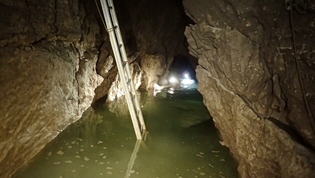 Auch die Expedition der polnischen Forscher in die Lamprechtsofenhöhle wurde vorher angemeldet. (Bild: Kerstin Joensson)