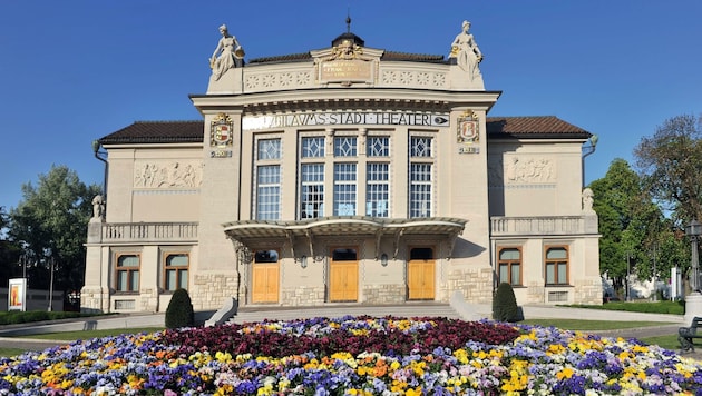 To ensure that things not only flourish in front of the theater, but that productions also thrive, the funds for the Klagenfurt temple of music are being increased with additional federal funding. (Bild: Helge Bauer Stadttheater Klagenfurt)