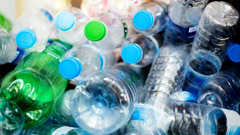 Plastic bottles (Bild: abimagestudio - stock.adobe.com)