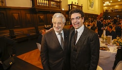 Rolando Villazón mit Opernstar Plácido Domingo. (Bild: Tschepp Markus)