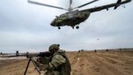 Die russische Regierung will Truppen (hier bei einer Übung in Belarus) im Donbass-Gebiet in der Ostukraine stationieren. (Bild: APA/AFP/Russian Defence Ministry)