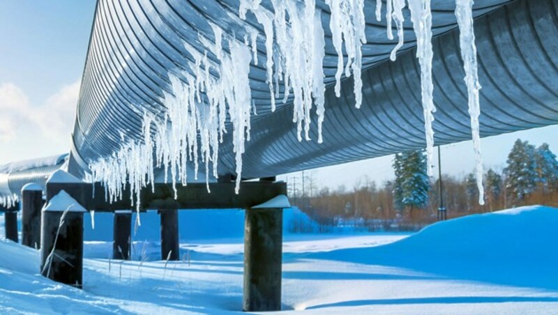 Winterlandschaft rund um eine Pipeline in Russland (Symbolbild) (Bild: stock.adobe.com)