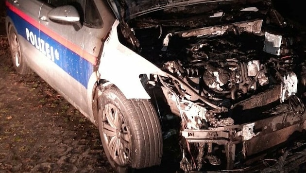 Im vergangenen November brannte in Linz ein Polizeiauto komplett aus. (Bild: Polizei)