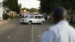 Bei der Schießerei in Johannesburgs Stadtteil Rosettenville waren am Montag acht Menschen ums Leben gekommen und fünf Polizisten verletzt worden. (Bild: GUILLEM SARTORIO / AFP)