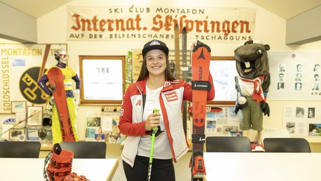 Emily Schöpf im Montafoner Skimuseum in Tschagguns. (Bild: Maurice Shourot)