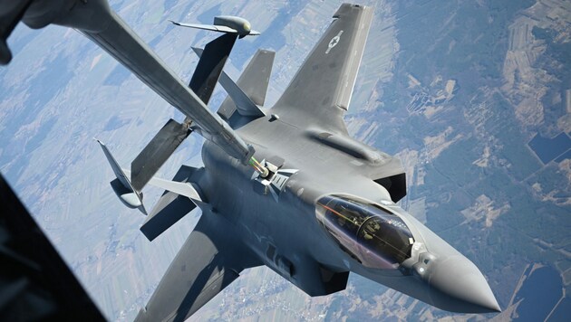 Ein US-Kampfjet (Bild: APA/AFP/US Department of Defense/Joseph Barron)