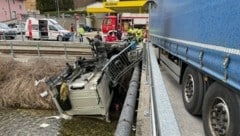 Wie es zu dem Crash gekommen ist, weiß man aktuell noch nicht. (Bild: bfkdo)