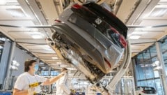 Die einst unberührbar erscheinenden Autogiganten stecken in der Krise – und gleichen finanziell ...