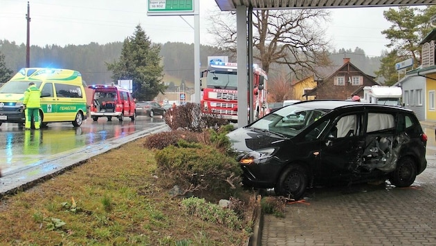 Der Unfall in Wies forderte zwei Verletzte. (Bild: FF Wies)