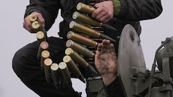 Es handelt sich bei dem Angriff nicht um ukrainische Soldaten, sondern vielmehr um Milizen, die dem Putin-Regime feindlich gegenüberstehen. (Bild: AP)