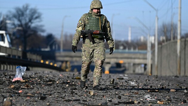 Kiew steht weiterhin unter Beschuss. (Bild: APA/AFP/Daniel LEAL)